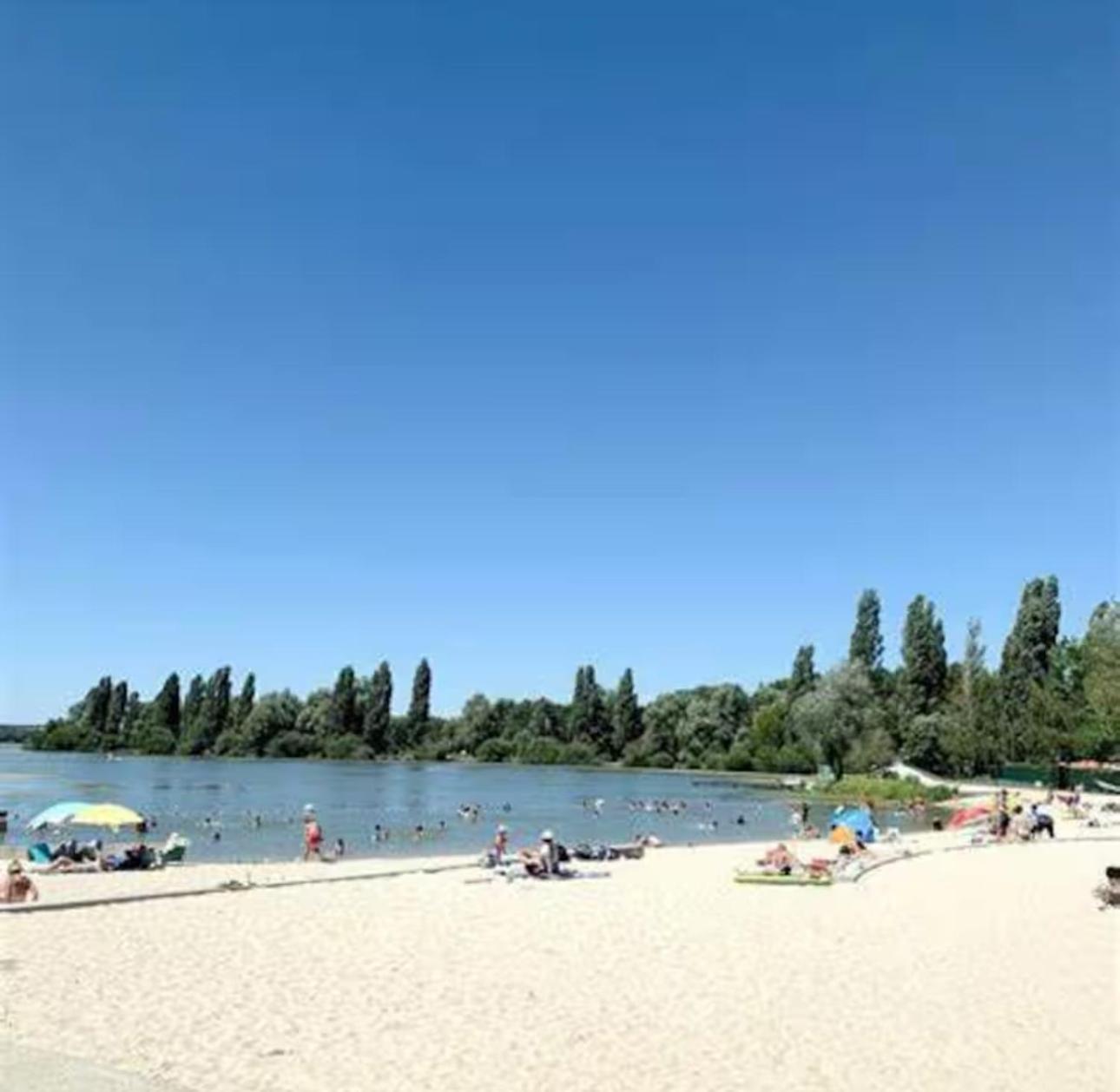La Villa Bis Vesoul Bagian luar foto
